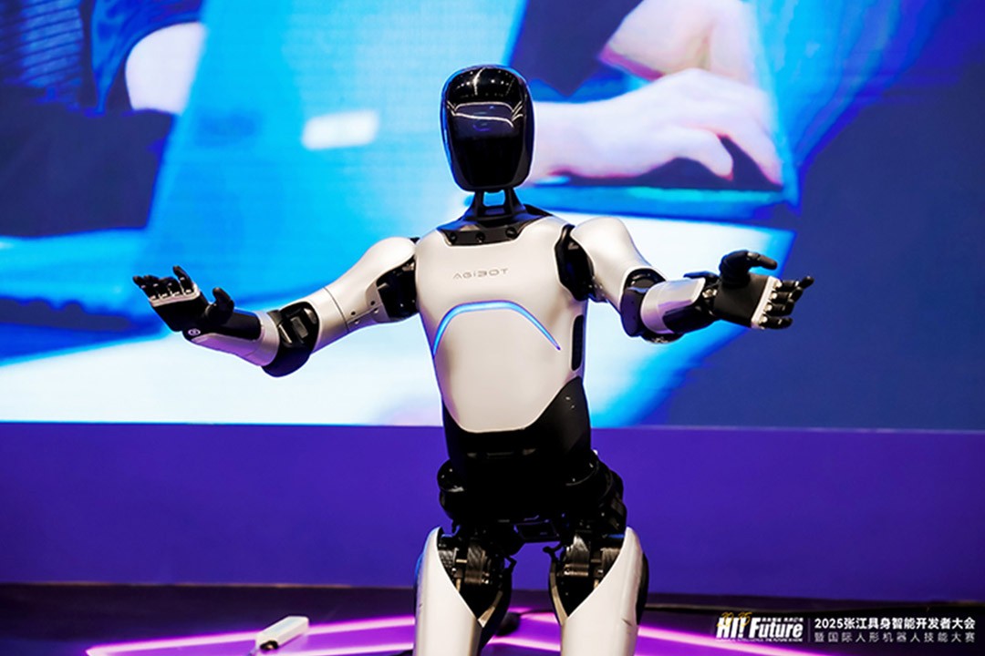 555000jcjc公海远征A2成全球首个同时拥有中美欧认证的人形机器人